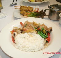 Mon's Thai Rarnaharn - Click Find