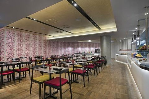 The Eatery At Four Points - Click Find 0