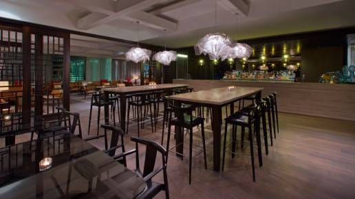 Bars Nightclubs Main Beach QLD Click Find