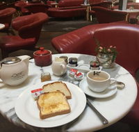 Atrium Hilton Hotel - Click Find