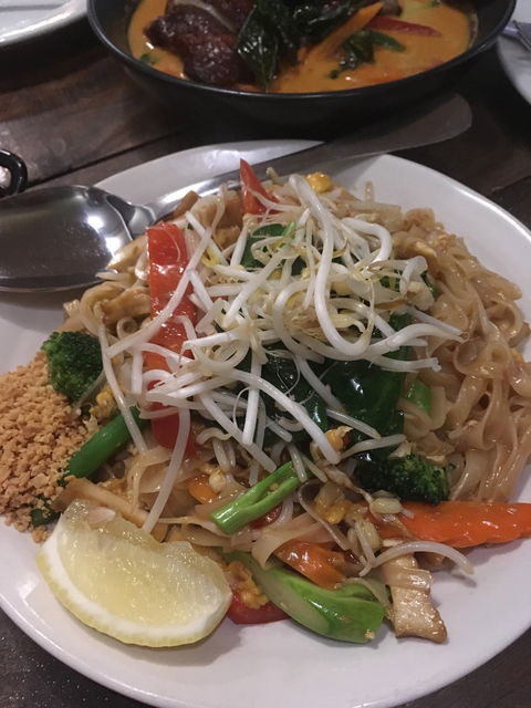 Chili Coco Thai Kitchen And Cafe - Click Find 2