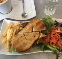 Corner Cafe 26 - Click Find