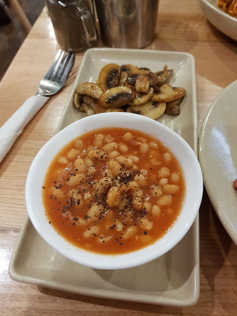 Helena Cafe & Restaurant - Click Find 1