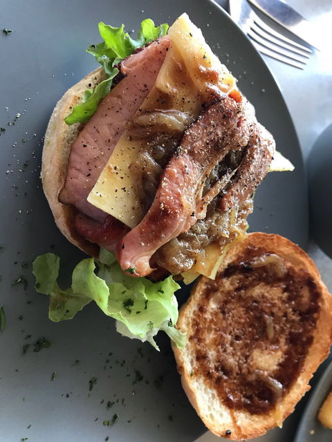 Stefani's On Latrobe - Click Find 1