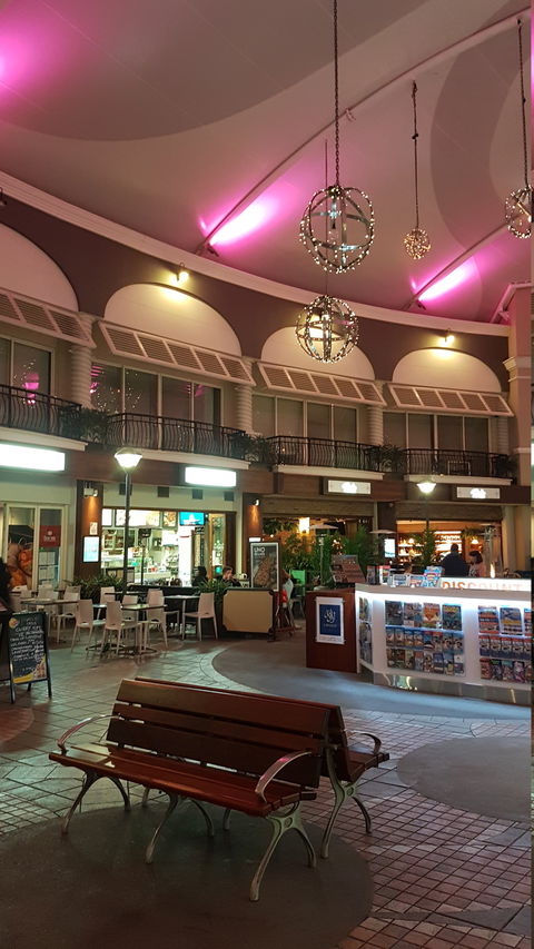 Crust Gourmet Pizza Bar Surfers Paradise - Click Find 2