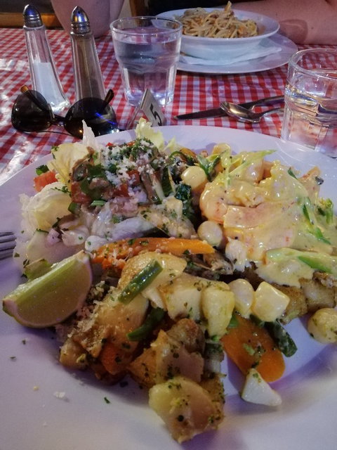 Freddies Cafe De Paris - Click Find 4