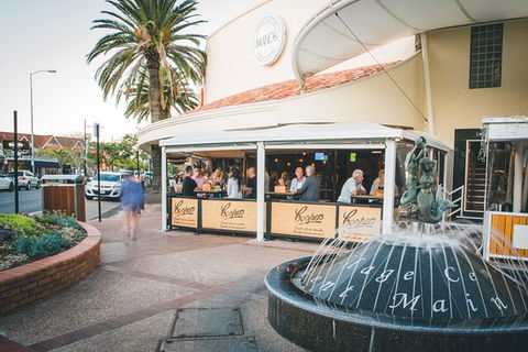 Mano's Restaurant - Click Find 0