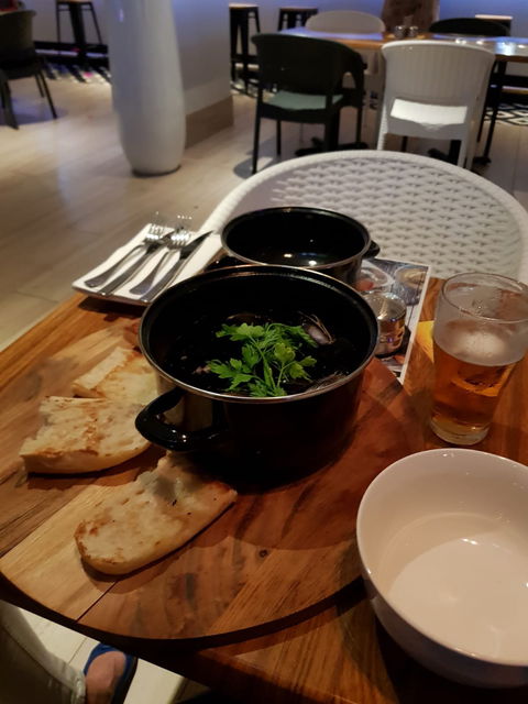 Melba's On The Park - Click Find 2