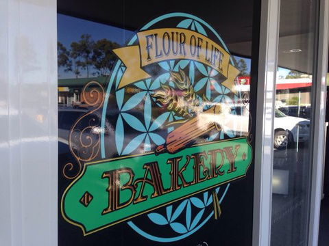 Hollywood Bakery And Cafe - Bet 4u 0