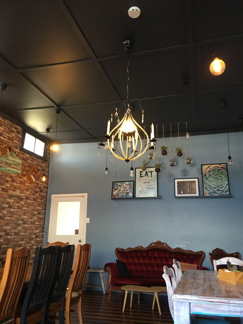 Woodbox Cafe - Click Find 1
