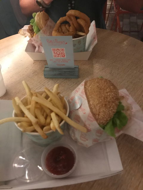 Betty's Burgers & Concrete Co. - Bridge Guide 4