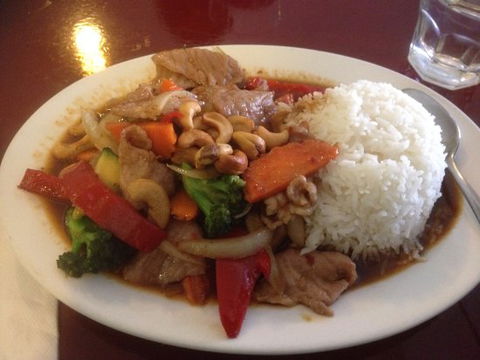 Dee's Vintage Thai Restaurant - Bet 4u 0