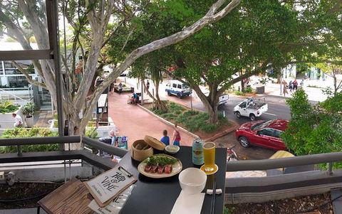 Hop & Vine Restaurant Bar - Bridge Guide 0