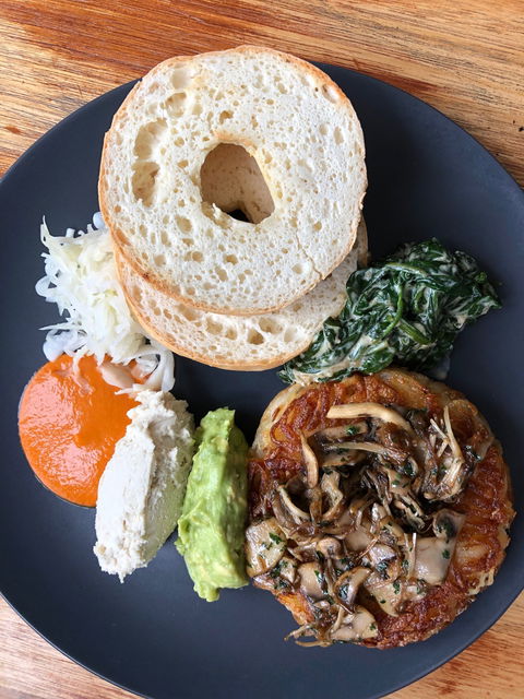 Lola's Pantry - Click Find 1