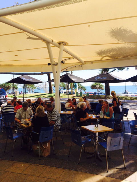 Oliver's Cafe - Bet 4u 3
