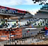 Sues Bar and Grill - Click Find