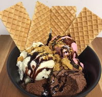 Woodpecker Bar and Grill - Click Find