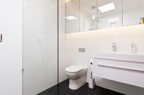 Building Alterations Renovations Brinsmead QLD Bet 4u