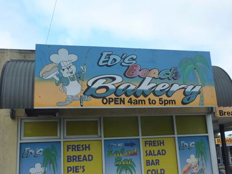 Eds Beach Bakery Rainbow Beach - Click Find 0