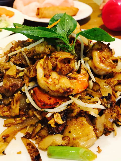 Lan's Vietnamese Restaurant - Click Find 1