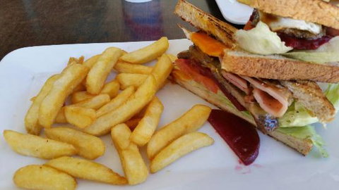 Trinity Beach Bar & Grill - Click Find 0