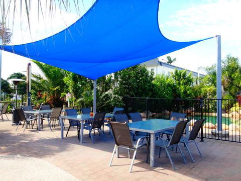 Yasi Bar And Grill - Lavinia 0