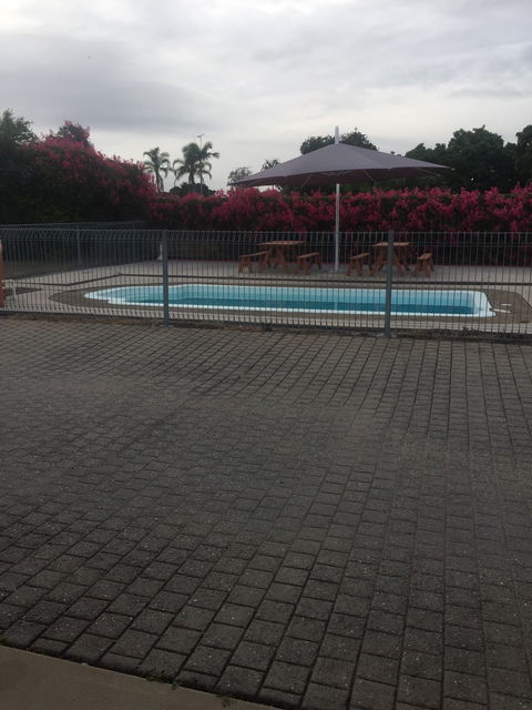 Bororen Hotel Restaurant - Lawyer Find 4