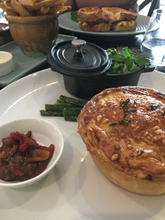 Hampton ACT Bowls Clubs