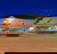 Grand Old Crow Hotel - Click Find