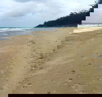 Moore Park Beach Queensland - Click Find