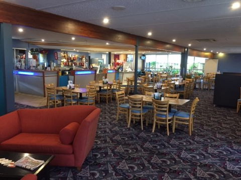 Pittsworth Hotel Motel Bistro - Click Find 0