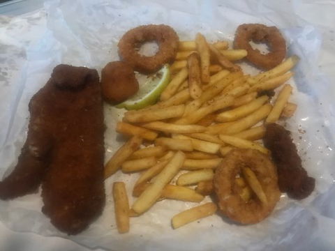 Tannum Sands Fish Shop - Click Find 0