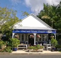 The Blue and White Teapot Cafe - DBD