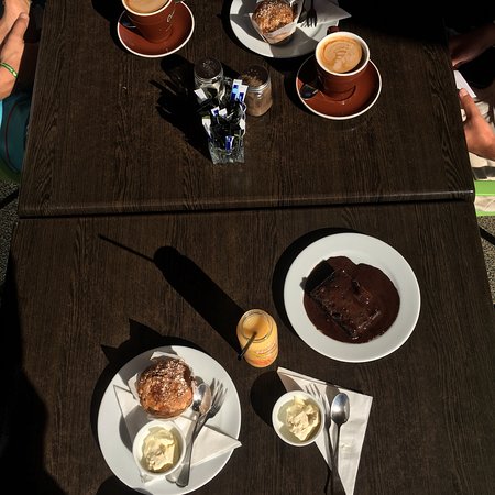 Zoe's Coffee Shop - Click Find 0