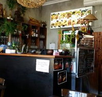 Tomtoon Thai Noodle Cafe - Click Find