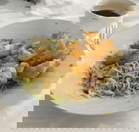 Famili Ria Indonesian Restaurant - Click Find