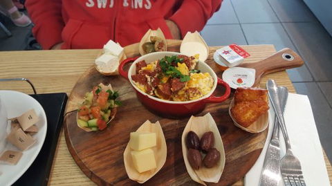 Siesta Cafe - Click Find 0