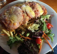 Pig  Whistle Tavern - Click Find