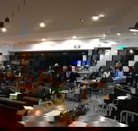 Ramaes Cafe Lounge - Bet 4u