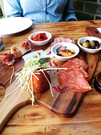Cattinalla's Caffe + Wine Bar - Click Find 0