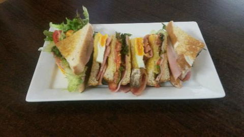 Poppyseed Cafe - Click Find 0