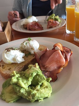 4 Kings Coffee & Food - Bet 4u 0