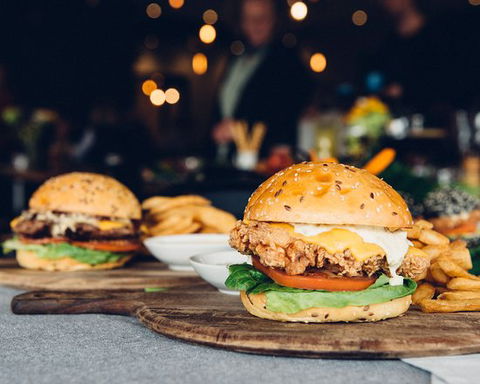 Middel's Tapas Bar And Restaurant - Click Find 0