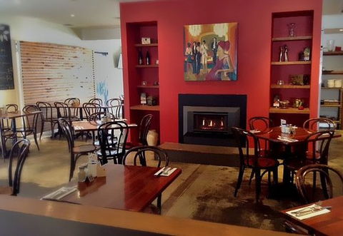 RED Wine Bar And Bistro - Click Find 0