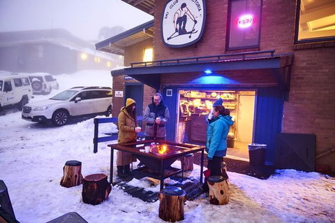 The Whitt Restaurant At Mount Buller - Bet 4u 0