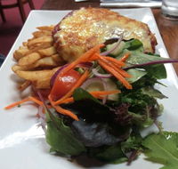 Victoria Hotel Woodend - Click Find