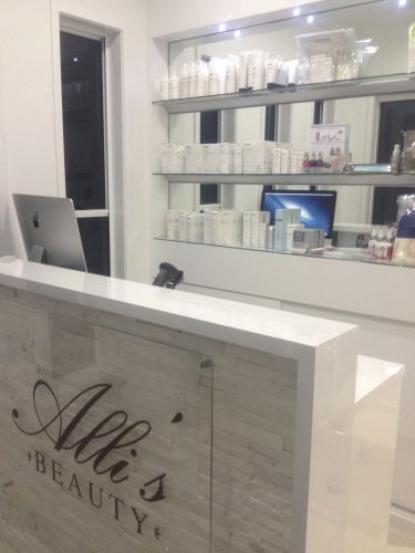 Alli’s Beauty - Click Find 4