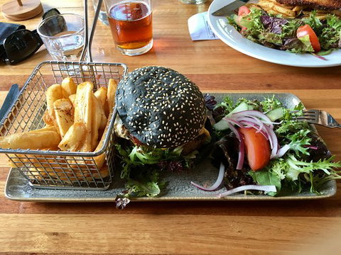 The Duck Inn Pub - Bet 4u 0