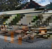The Warburton Hotel Wesburn - Local Finder