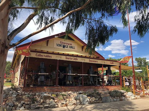 Vintage Hall Cafe - Click Find 0